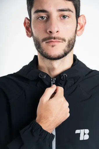 Chaqueta Corta Viento manga larga básica